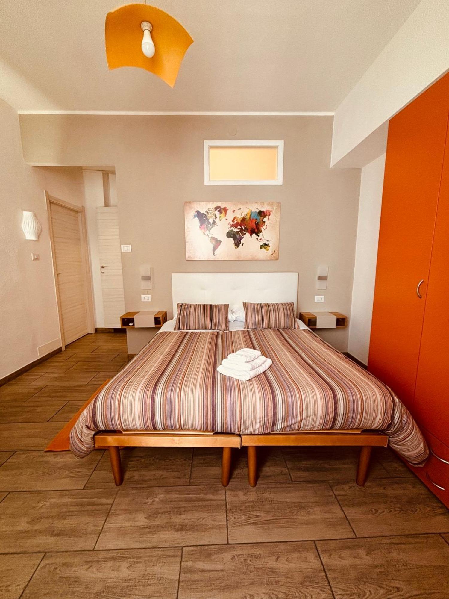 Sweet Rooms Кальярі Екстер'єр фото